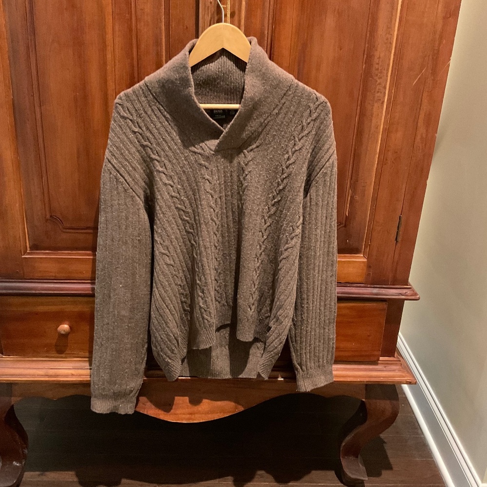 Hugo Boss Wool Blend Relaxed Fit Men’s Sweater, Color Mocha, Size M